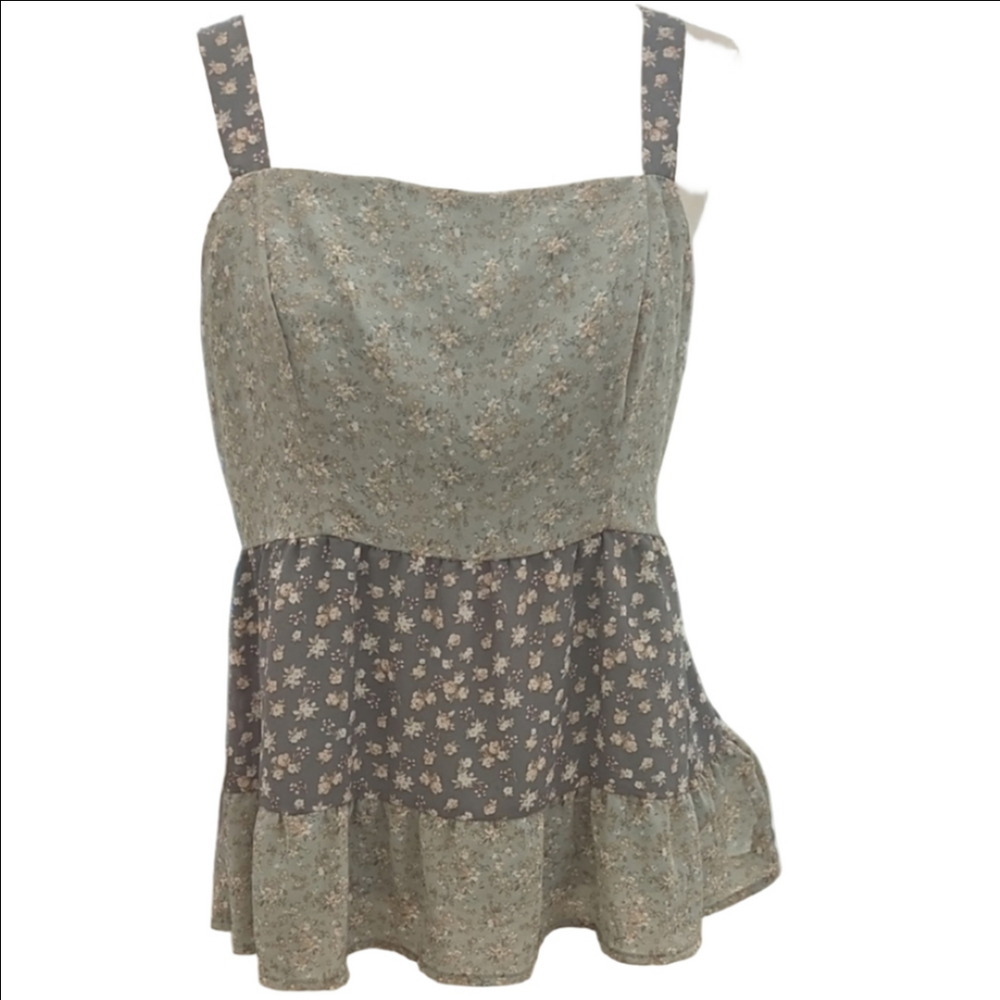 Paper Crane Green Tiered Camisole Top - Picture 2 of 8
